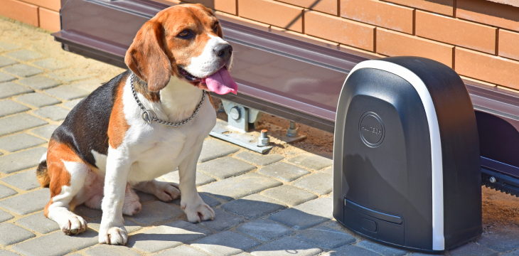 Умный привод для откатных ворот ALUTECH Roteo RTO-500MKIT-Sm + рейка ROA8 (5 шт.)