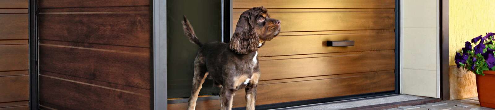 Гаражные секционные ворота с калиткой