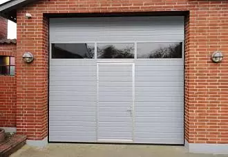 Гаражные секционные ворота с калиткой серии Trend